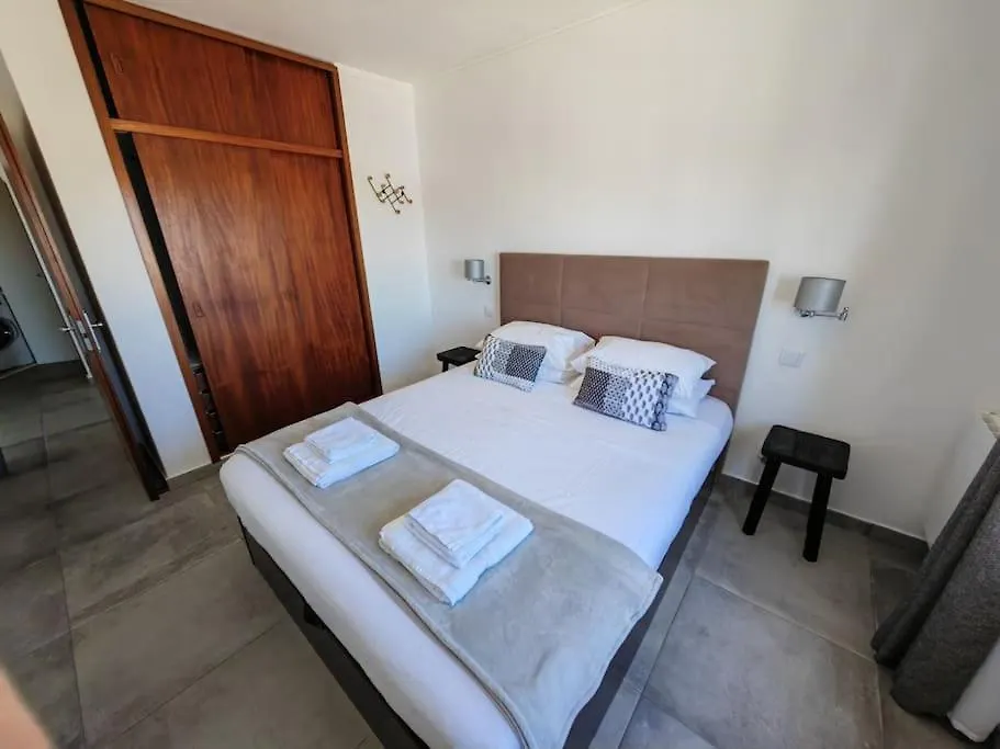 Sea View Apartment In Armacao De Pera, Algarve Pt